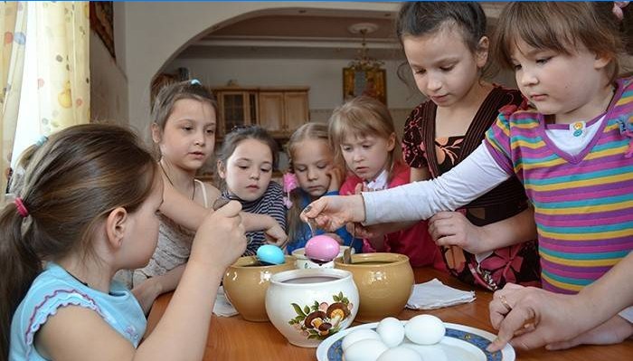 Duża rodzina potrzebująca zasiłku na dziecko