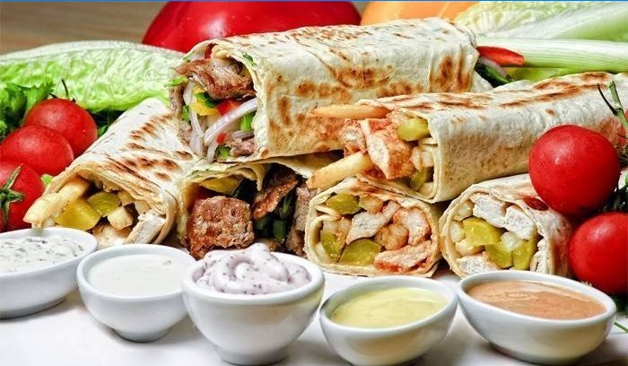 Shawarma z sosami