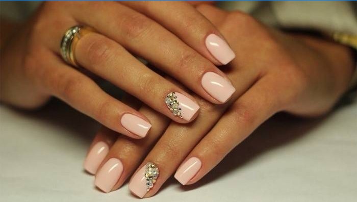 Manicure z kryształkami