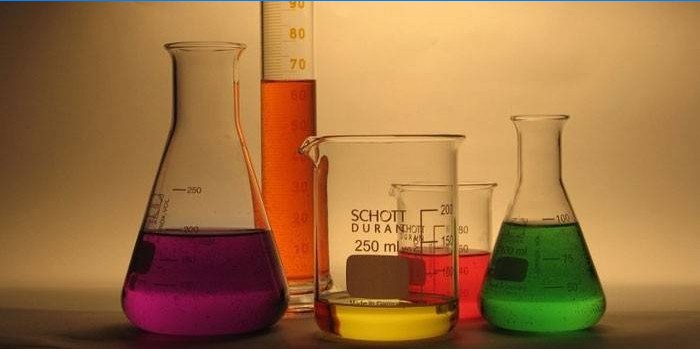 Substancje chemiczne w kolbach