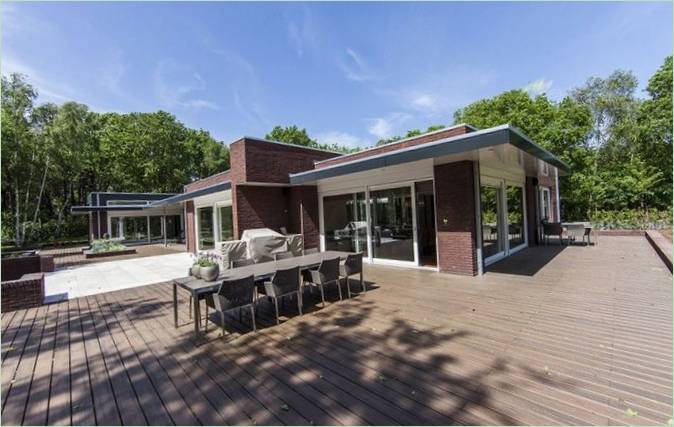 nature-bounded-villa-in-the-dunes