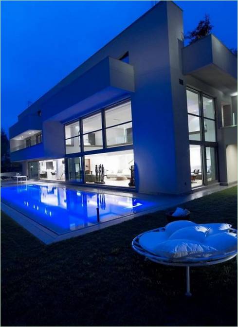 luxury-property-in-greece-by-nikos-koukourakis