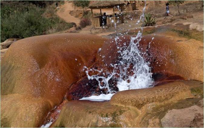 Gejzer w Analavori, Madagaskar - zdjęcie 1